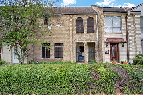 1412 Walnut Bend Ln #19 Photo 1