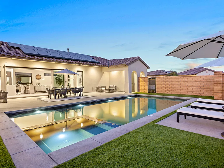Private pool