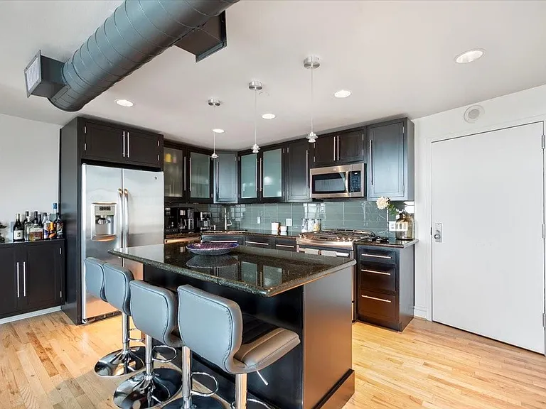 915 Franklin St #9G — Photo 2