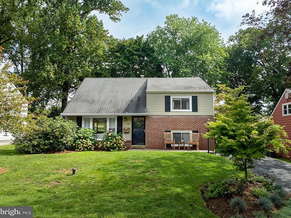 1st image of 25 Greentree Ln