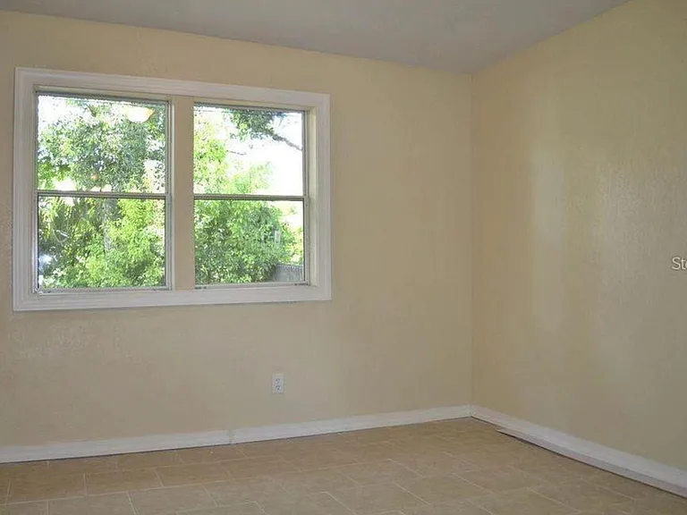 902 S Clara Ave — Photo 6