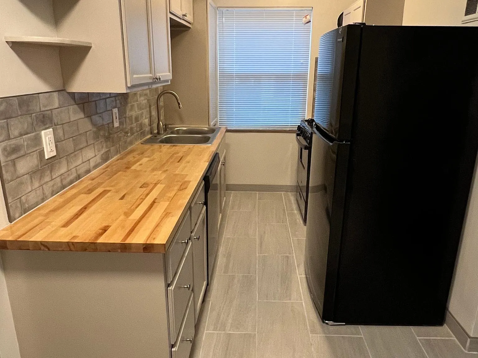 2 bed, $1,200 — Photo 4