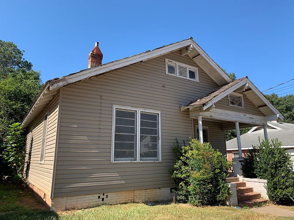 2nd image of 825 Reynolds Ave