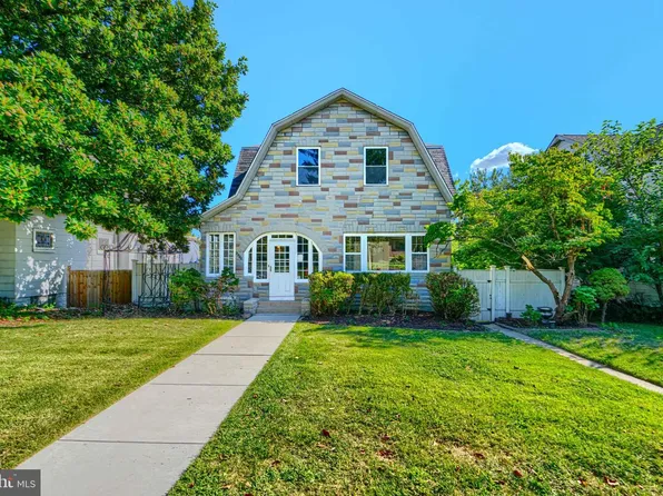 2220 Lake Ave, Baltimore, MD 21213