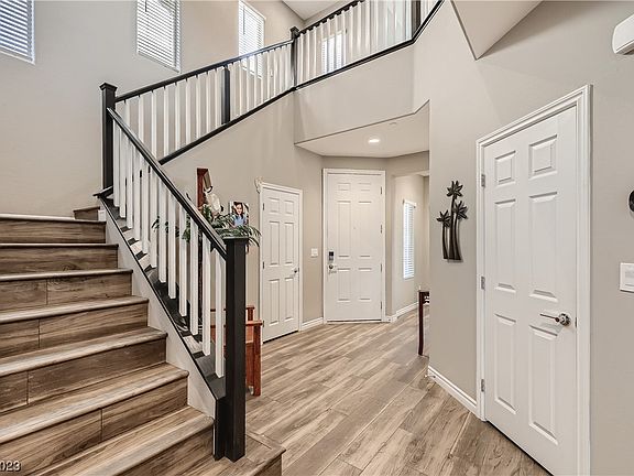 5th image of 991 Alverstone Ct