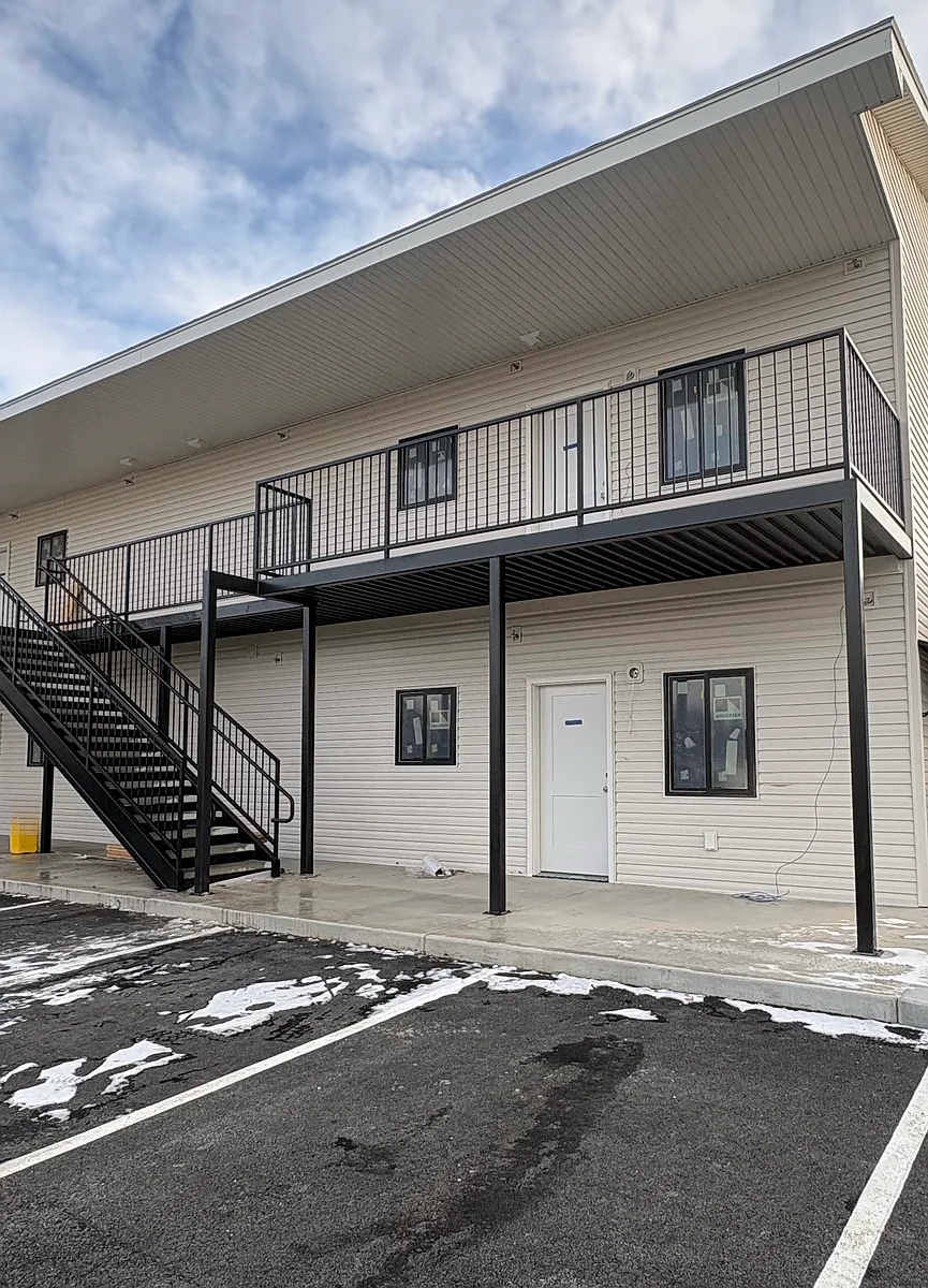 Building Photo - 338 E Main St #4