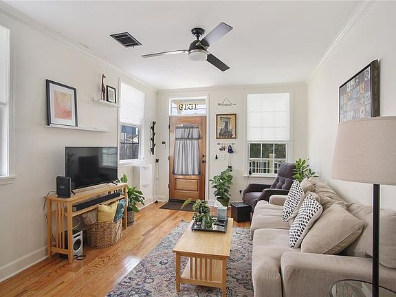2nd image of 1519 Freret St