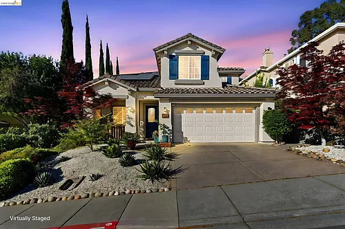 257 Golf Links St Photo 1
