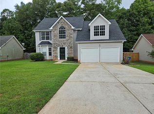 390 Pecan Wood Cir, Fairburn, GA 30213