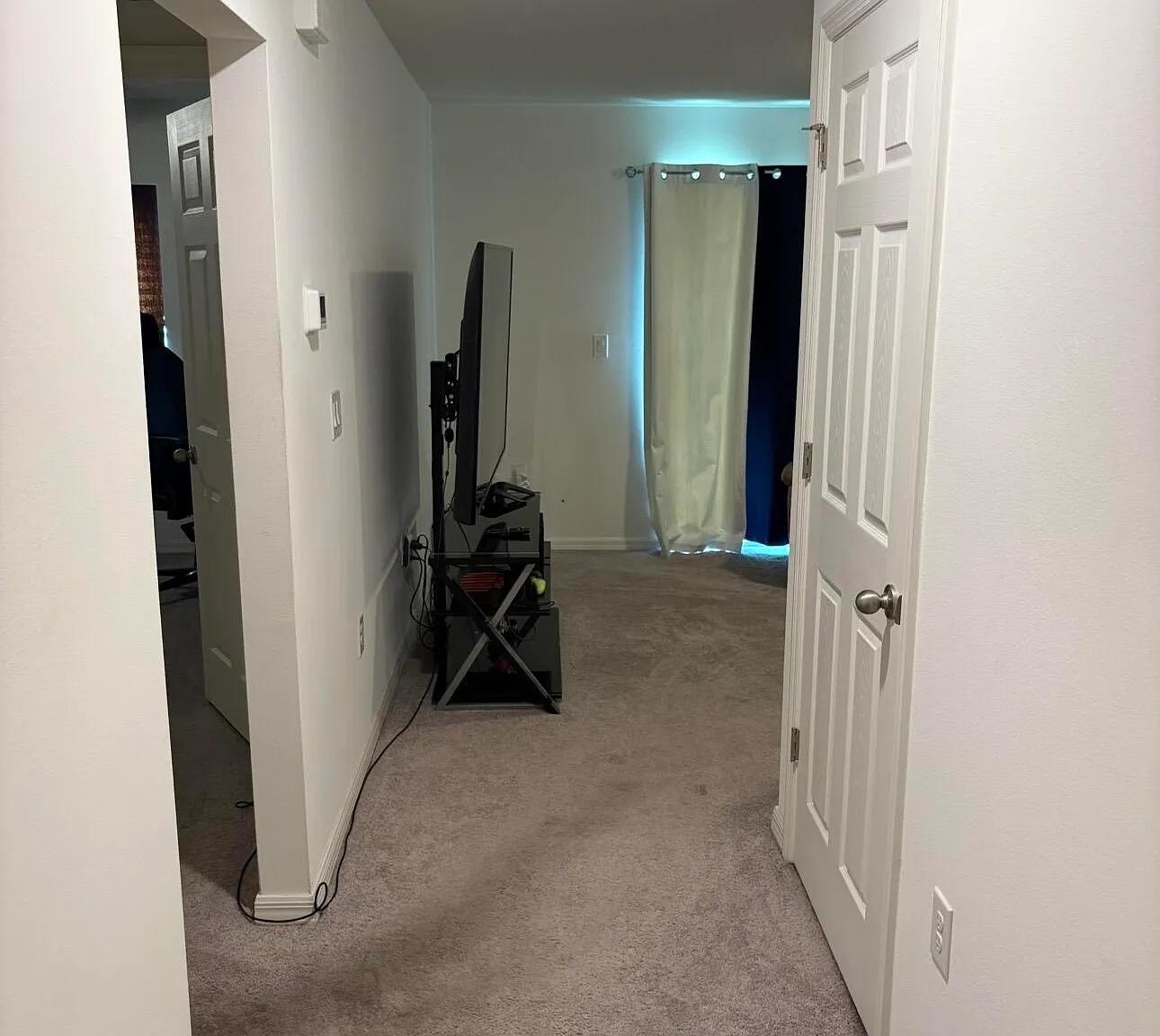 3 bed, 5.0 bath, 1294 sqft, $2,000 — Photo 3