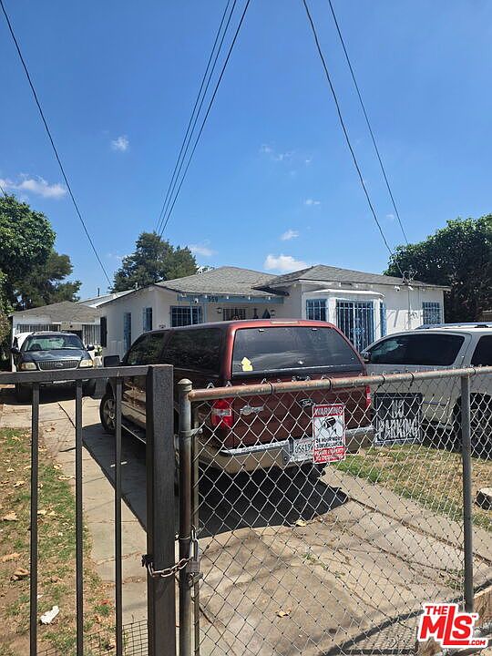2nd image of 559 W 90th St