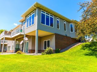 15157 Crestone Cir, Rosemount, MN 55068