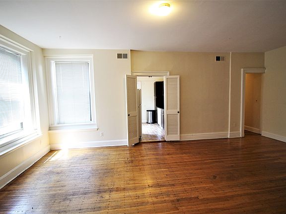 5th image of 920 Saint Paul St APT 2R