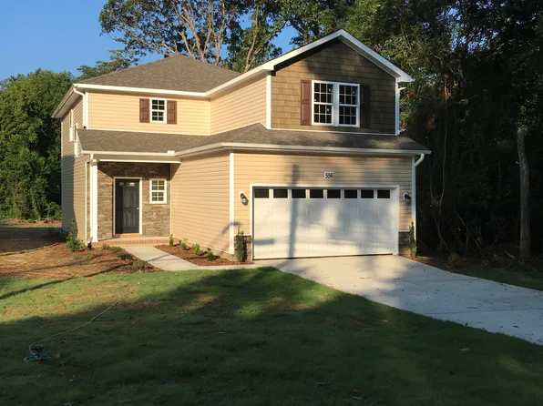 556 W New Hampshire Ave, Southern Pines, NC 28387