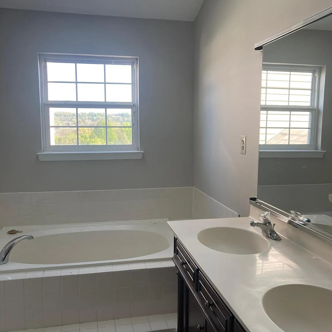 3 bed, 1700 sqft, $3,000 — Photo 2