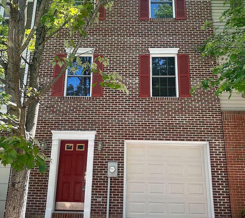 1st image of 111 Fox Ct
