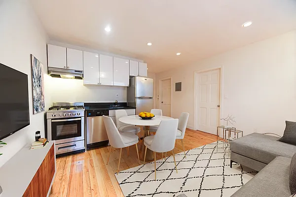 Rented by Platinum Properties | media 10