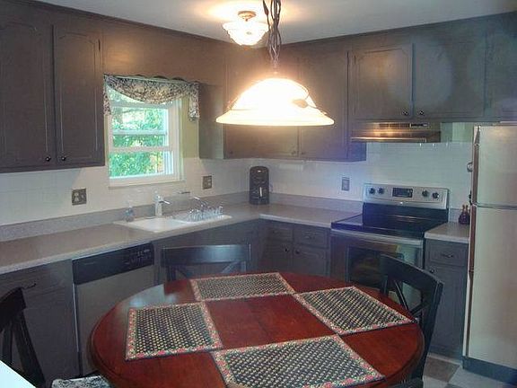 5th image of 109 Circle Dr W