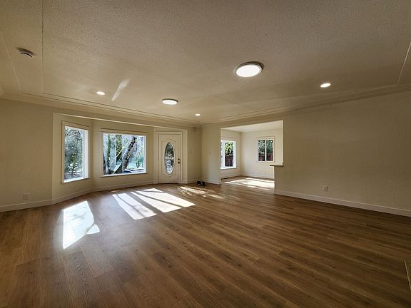 5th image of 715 Boyes Blvd #C