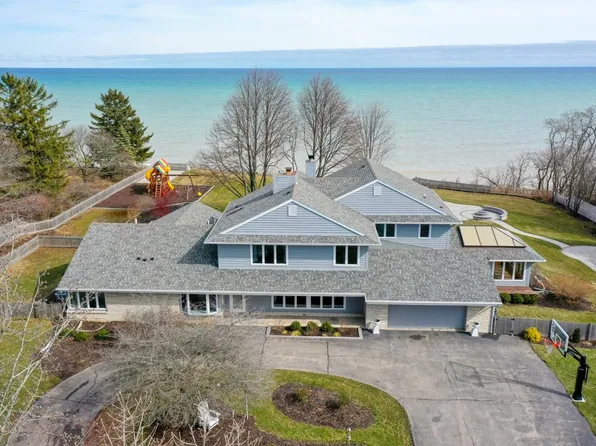 12750 North Lake Shore DRIVE, Mequon, WI 53092