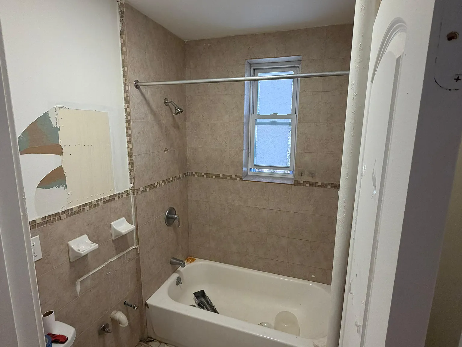 38-40 Kelly Parkway — Photo 4