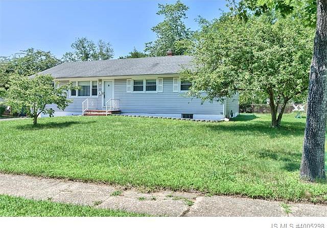 1st image of 106 Curtis Pl