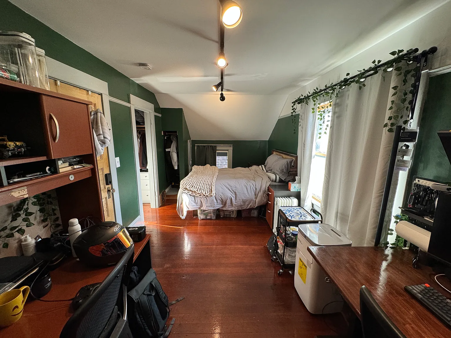 6 bed, 2.5 bath, 2110 sqft, $865 — Photo 4