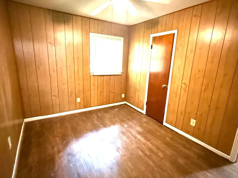 1716 Midway St — Photo 7