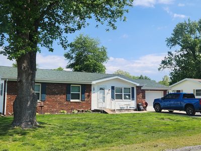 911 N Sunset Dr, Pinckneyville, IL, 62274