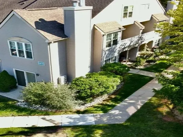 2711 Packer Ct, Bridgewater, NJ 08807