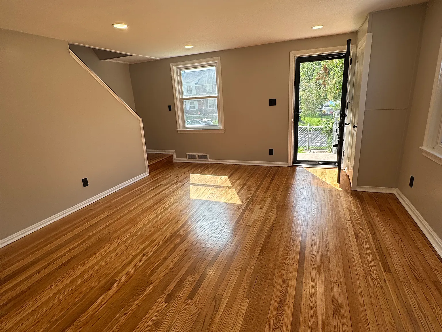 3 bed, 1116 sqft, $2,750 — Photo 4