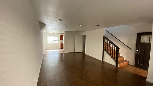 1135 W 39th Pl Photo 1