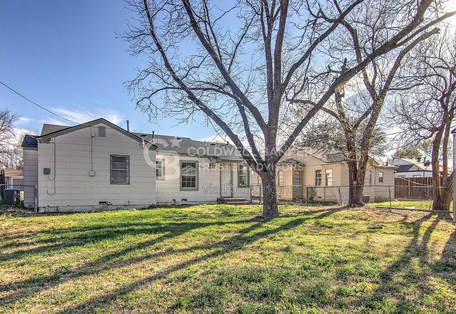 3 bed, 2.0 bath, 1136 sqft, $975 — Photo 2