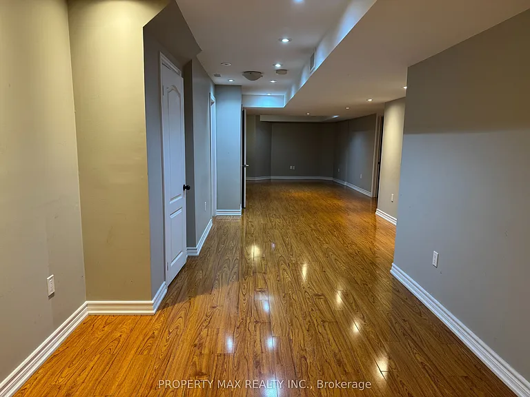 22 Batchford Cres — Photo 5