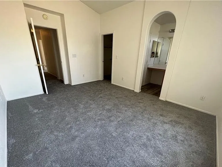 9584 Bandera Creek Ave — Photo 4