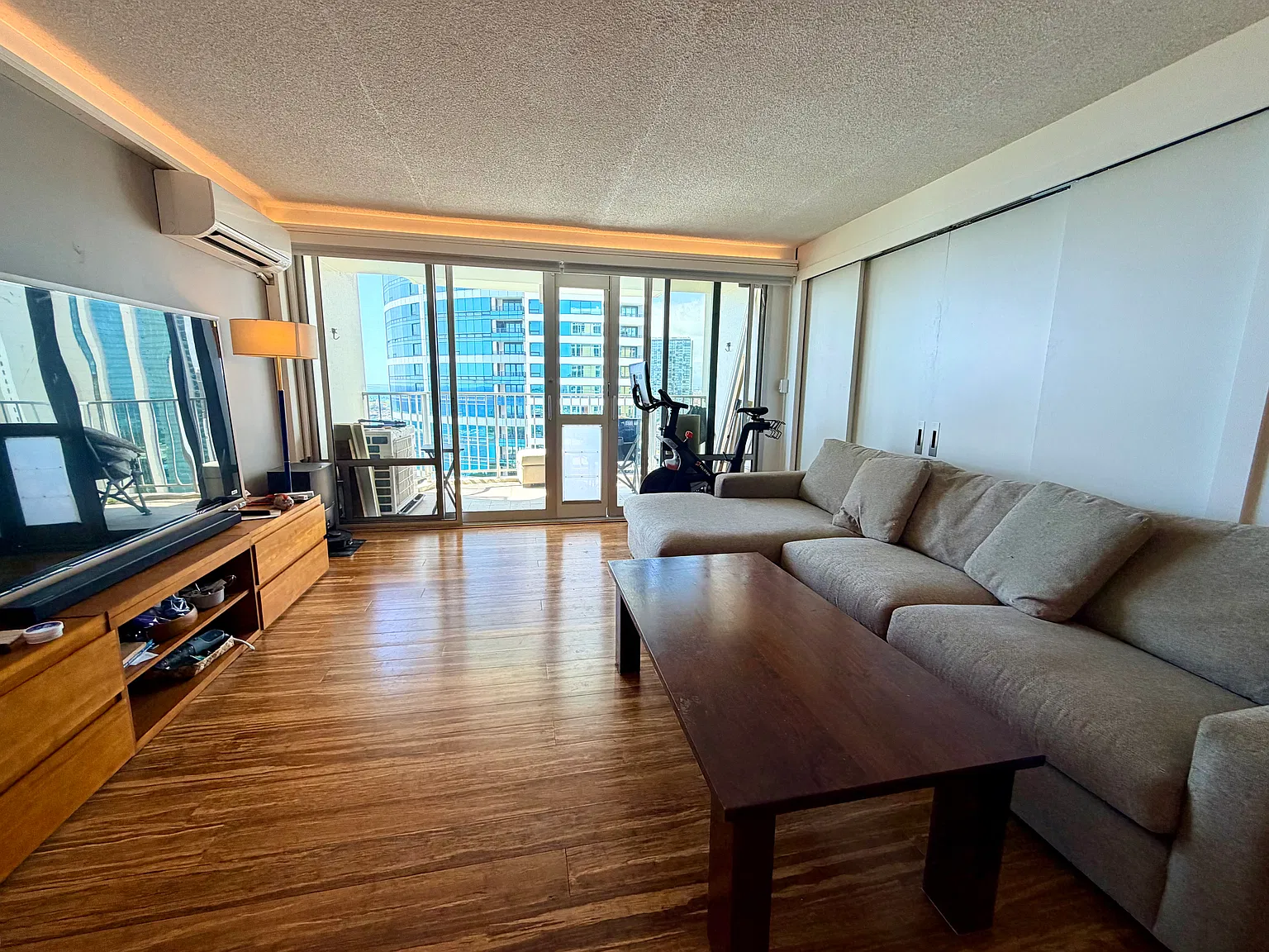 2 bed, 948 sqft, $4,800 — Photo 4