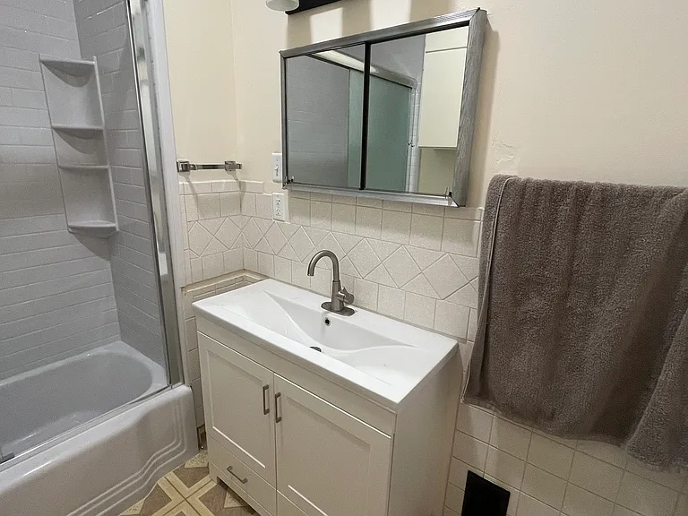 1021 N 47th Ave — Photo 21