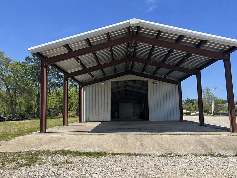 13046 Highway 105 E — Photo 3