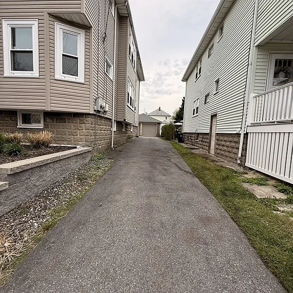 35-37 Springdale St #35 — Photo 25