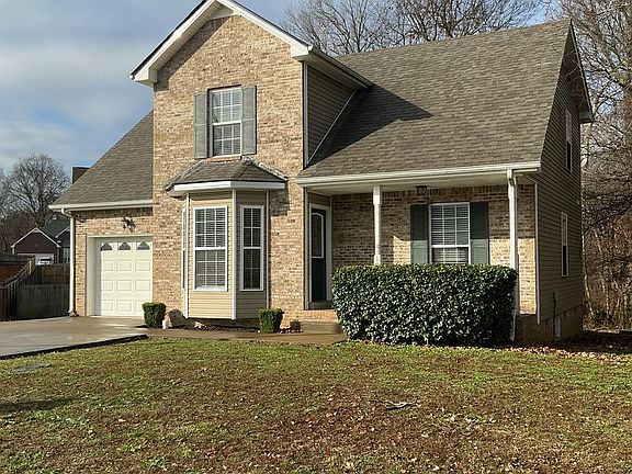 3rd image of 1890 Camelot Dr