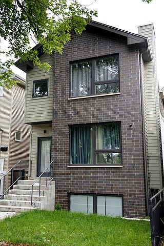 1st image of 2242 W Wellington Ave