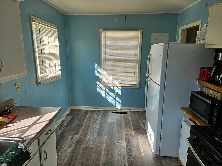 3309 Pines Rd — Photo 2