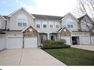 13 Saint Andrews Ct, Mount Holly, NJ 08060