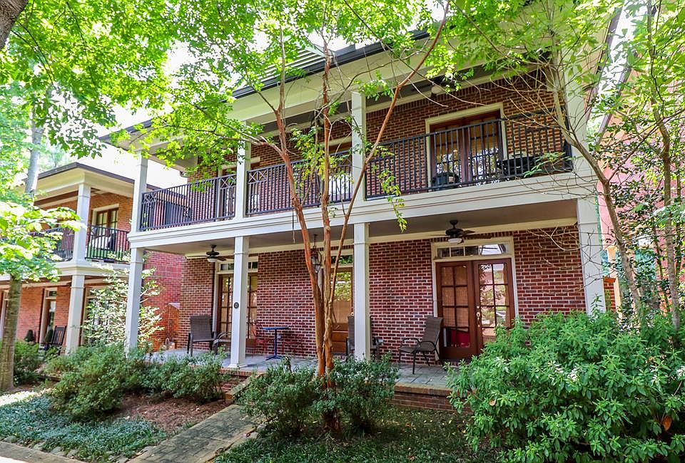 1st image of 1524 Jackson Ave E #13