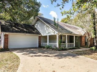 1203 Oak Tree Dr, Athens, TX 75751