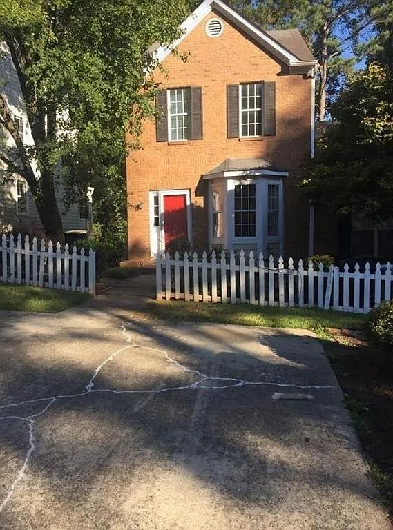 3 bed, 3.5 bath, 1800 sqft, $1,800 — Photo 1