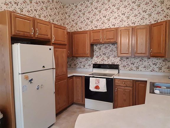 2nd image of 1524 Dickenson Ct