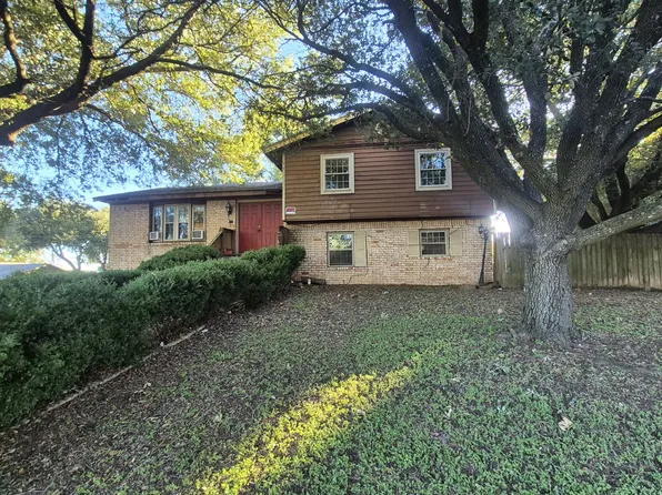 1302 N Bailey St, Mexia, TX 76667