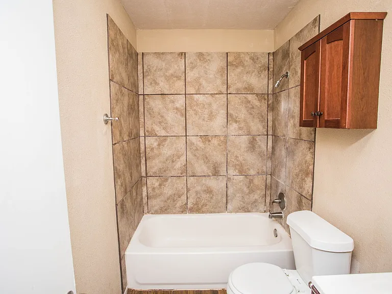 2811 43rd St #10 — Photo 30