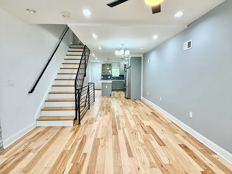 640 Emily St — Photo 1